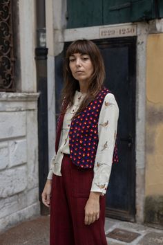 This double faced vest has been crafted from 2 vintage fabrics: one is made of velvet (flowers print) and the other (tartan) is mid weight cotton-wool blend. It is wearable on two different sides! The boxy fit blouse is ideal to go back to any bottom (denim, skirt, shorts).  ▲ ▼Write me in order to do a customized order ! If you are interested in customization please write me a line and I will get back to you as soon as I can, to make a customized item if possible.▲ ▼ *Actual color may slightly Floral Vest Outfit, Gilet Outfit, Floral Vests, Vest For Women, Skirt Shorts, Velvet Flowers, Face Print, Plaid Vest, Fitted Blouses