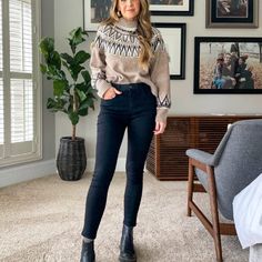 Christmas Party Outfit (20+ Christmas Outfit Ideas from Dressy to Casual) Outfit Ideas Dressy, Chic Work Outfit, Cute Thanksgiving Outfits, Winter Wardrobe Essentials, Mom Jeans Outfit, Long Puffer Coat, Old Outfits, Jeans Outfits