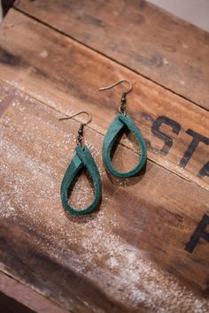 Green Leather Jewelry For Gifts, Green Leather Jewelry Gift, Green Leather Jewelry As A Gift, Green Leather Dangle Earrings, Green Leather Dangle Jewelry, Unique Nature, Loop Earrings, Modern Earrings, Moss Green