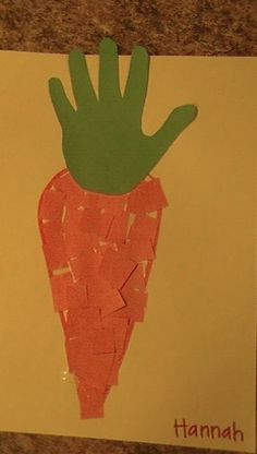 From our garden unit - carrot handprint preschool art (munchkin junction preschool) Garden Art Preschool, Preschool Gardening, Garden Unit, Preschool Garden, Art Preschool, Farm Preschool, Crafts Preschool, Alphabet Crafts