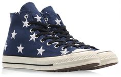 Converse Shoes High Top, Taylor Swift Shoes, Navy Blue Converse, Cool Converse, Converse Hi, Pink Umbrella, Blue Converse, Converse Star, Cute Shoes Heels