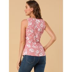 This classic sleeveless peplum top is given a mesmerizing effect with the asymmetrical hem, tie waist detailing. There are many colors, patterns and prints, you can wear from Mondays to Sundays by pairing them with your favorite casual and semiformal bottoms. The sleeveless design also provides arms comfort without overheating. Pair this asymmetric hem top with your skinny jeans for a charming look. Off Shoulder Peplum Top, Lace Peplum Blouse, Asymmetrical Hem Top, Sleeveless Peplum Top, Peplum Shirts, Plaid Tie, Puff Long Sleeves, Women Halter, Hem Top