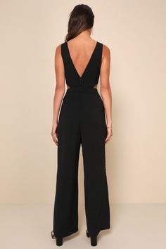 The Lulus Moments to Remember Black Sleeveless Wide-Leg Cutout Jumpsuit will have you falling head over heels in love! Lightweight woven ponte shapes this must-have jumpsuit that has a rounded neckline (with V-back) and fitted princess-seamed bodice featuring two sultry side cutouts. A high, banded waist tops flowy wide-cut pant legs to complete this stunner! Hidden back zipper/clasp. Fit: This garment fits true to size. Length: Floor length. Size medium measures 59.25" from shoulder to hem. Ins Cutout Jumpsuit, Rehearsal Dinner Outfits, Head Over Heels In Love, Jumpsuit Fitted, Flattering Outfits, Wedding Guest Style, Dinner Outfits, Long Torso, Short Legs