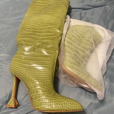 Brand New Boots With Heels, Birthday 21, Green Boots, Funky Shoes, Girly Shoes, Shoe Closet, Fall Fashion Outfits, Shoes Heels Boots, Cute Shoes