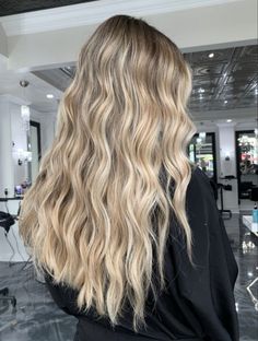 Balliage Hair Blonde, Brown Hair With Light Blonde Highlights, Brown Roots With Blonde Hair, Blonde Balayage On Blonde Hair, Blonde Balayage On Dirty Blonde Hair, Blond Highlights On Dirty Blonde Hair, Blonde Hair With Blonde Highlights, Blonde Hair With Dimension, Types Of Blonde Hair