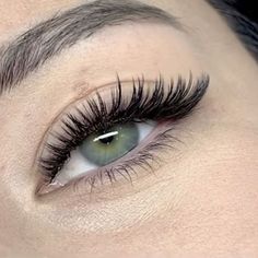 Eyelash Extensions Care, Natural Fake Eyelashes, Eye Makeup Images, Lashes Fake Eyelashes, Eyelash Extensions Styles, Perfect Eyelashes, Natural Eyelash Extensions, Eyelash Extentions, Eyelash Lift