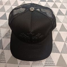 Size: Adjustable Style: Baseball Cap Color: Black Style Details: Cross Patch Top Style: Round Top Brim Style: Wide Brim Suitable Season: Spring, Summer, Autumn, Winter Cross Patch, Patch Top, Style Baseball Cap, Spring Summer Autumn Winter, Heart Accessories, Round Top, Chrome Hearts, Black Style, Wide Brimmed