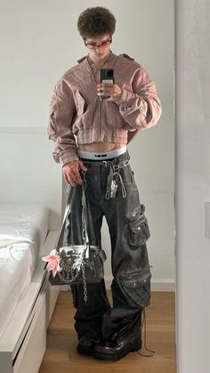 Y2k Goth Men, Men’s Leather Pants Outfit, Crop Top And Jacket Outfit, Male Outfits Y2k, Men Alt Fashion, Outfits Y2k Hombre, Y2k Bag Outfit, Leather Pants Outfit Men, Grunge Fashion Men