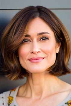 Jaw-Length Bob for Thick Hair Haircut for Women Over 50. Hairstyles For Very Thick Hair, Tousled Lob, Framing Fringe, Neck Length Hair, Thick Hair Cuts