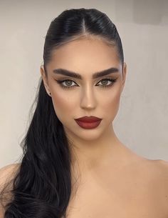 Baddy Makeup Looks, Expensive Makeup Look, Round Eye Makeup Looks, Makeup Looks To Recreate, Looks To Recreate, Makeup For Round Eyes, Lover Makeup, New Makeup Products, Red Lipstick Makeup Looks