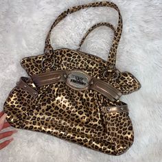 In Brand New Condition Kathy Van Zeeland Handbags, Kathy Van Zeeland, Virtual Wardrobe, Printed Purse, Girly Accessories, Fit Inspo, Cheetah Print, Fitness Inspo, Chloe