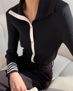 Black Contrasting Cardigan With Striped Sleeves | Chung Ha - Fashion Chingu Chung Ha, Flower Cardigan, Fashion Chingu, Zippered Cardigan, Patterned Cardigans, Collar Cardigan, Short Sleeve Cardigan, Button Cardigan, Striped Sleeve