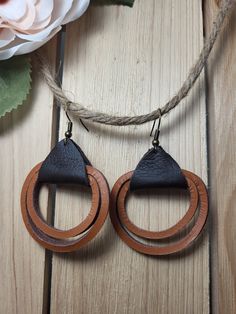 Handmade leather hooped earings. Blue beaded variety have blue marble and cowbone beads. Craft Classes, Handmade Wire Jewelry, Blue Marble, Leather Work, Leather Earrings, Leather Jewelry, Handmade Leather, Leather Working, Wire Jewelry