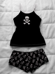 Cute Pjs, Pieces Of Clothing, Mia 3, 2000s Fashion Outfits, Cute Pajamas, Grunge Style, 2000s Fashion