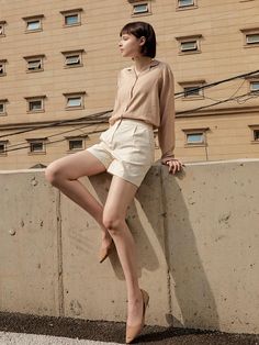 Composition : cotton 100%Color : Cream S, cream MCountry of Origin : Republic of Korea Spring Cotton Neutral Shorts, Spring Neutral Cotton Shorts, Neutral Cotton Shorts For Summer, Chic Cream Shorts For Day Out, Cream High-waisted Cotton Shorts, Chic Neutral Cotton Shorts, Beige High-waisted Shorts For Spring, Casual Cream Shorts For Spring, High-waisted Cream Cotton Shorts