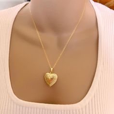 14k Gold Filled Vintage Heart Locket Necklace Composed of a 24.7mm floral engraved heart locket charm hung from 14k gold filled chain with spring ring.  Insert a picture to make this a sweet and meaning gift for someone you love. CUSTOM REQUESTS ARE ALWAYS WELCOME! ~ Feel free to message me if you have any questions or special requests ... I will do my best to accommodate. ~ If the size you are wanting is not shown in the menu, contact me before ordering as there may be an additional charge for Lockets Necklace, Gold Heart Locket Necklace, Vintage Heart Locket, Necklace Photo, Necklace Locket, Gold Heart Locket, Heart Locket Necklace, Photo Necklace, Wedding Accessories Jewelry