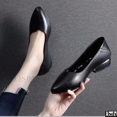 Fisdy - Stylish Leather Work Shoes with Low Heels and Chunky Soles Leather Oxfords Women, Work Pumps, Leather Loafers Women, Black Chunky Heels, Round Toe Pumps, Leather Oxford Shoes, Leather Flat Shoes, Women Oxford Shoes, Heeled Loafers