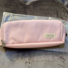 3 Compartment Pouch. Used Some Stock Photos For Sizes. Pink Aesthetic Pencil Case, Cloth Pencil Pouch, Cheap Pencil Case, Aesthetic Pouch For School, Aesthetic Pencil Cases, Pencil Case Essentials, Pencil Case Ideas, Cute Pencil Cases, Back To School Pencil Case