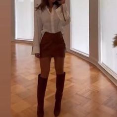 Camila Coelho | Skirts | Camila Coelho Leather Mini | Poshmark Feb Outfit Ideas, How To Dress Rich Classy, Looks Country, Elegante Casual, Mode Ootd, Elegantes Outfit, Mode Inspo, Outfit Inspo Fall, Winter Fashion Outfits