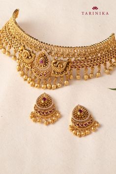 tarinika temple classic antique choker set Antique Choker Designs, Antique Choker, Gold Jewelry Prom, Gold Bridal Necklace, Choker Designs, Jewelry Set Design, Wedding Jewellery Collection, Temple Design, Gold Bangles Design