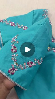 Simple Floral Design, Stone Work Blouse, Zardosi Work, Beads Embroidery, Design Blouse, Aari Work Blouse, Silk Saree Blouse Designs, Aari Embroidery, Silk Saree Blouse