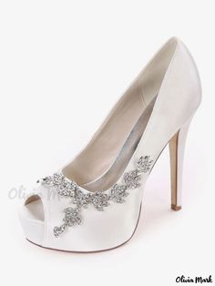 Olivia Mark - Exquisitos zapatos de tacón de aguja para mujer, con adornos de pedrería Platform Bridal Shoes, Peep Shoes, Peep Toe Wedding Shoes, Fall Toes, Wedding Shoes Platform, Wedding Shoes Vintage, Bridal Pumps, 6 Inch Heels, Pumps Heels Stilettos