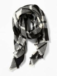 Flannel Blanket Scarf for Women Old Navy New with Tag Size: One-Size - Approximately 76" x 32" Color: Black Plaid                              **Smoke free / Pet free** Fit & SIZING Approximately 76" x 32". Soft, brushed flannel scarf, with raw-edge fringe. 100% acrylic.    Machine wash cold, tumble dry low.    Imported.    Product Details    Lovely. Elegant. Stylish. Cozy flannel and on-trend colors look good with everything.    And after long autum strolls, this blanket scarf transitions perfe Long Flannel, Backless Shoes, Flannel Scarf, Flannel Scarves, Winter Wardrobe Essentials, Scarf Outfit, Scarf For Women, Wrap Shawl, Cozy Flannel