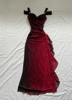 Celana Jins Wanita, Ombre Burgundy, Prom Dress Pictures, Prom Dress Inspo, 파티 드레스, Prom Dress Inspiration, Beautiful Prom Dresses, Pretty Prom Dresses, Popular Dresses