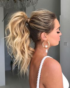 22 Cute Ponytails That Are Anything But Basic Messy High Ponytails, Prom Ponytail Hairstyles, Summer Ponytail, High Ponytail Hairstyles, Ponytail Updo, Cute Ponytails, Veil Hairstyles, Penteado Cabelo Curto, High Ponytails