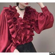 Fisdy - Short blouse with overlapped petal sleeves and tea break collar Petal Sleeves, Short Blouse, Frill Blouse, Short Blouses, Petal Sleeve, Tea Break, Floral Sleeve, Floral Accessories, Collar Blouse