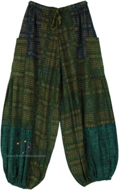 Bohemian Relaxed Fit Harem Pants For Festival, Spring Boho Print Harem Pants, Relaxed Fit Hippie Harem Pants With Pockets, Relaxed Fit Hippie Harem Bottoms, Hippie Loose-fit Multicolor Harem Pants, Hippie Bottoms With Pockets For Festivals, Hippie Multicolor Loosely Fitted Harem Pants, Hippie Harem Pants With Pockets, Casual Green Boho Print Bottoms