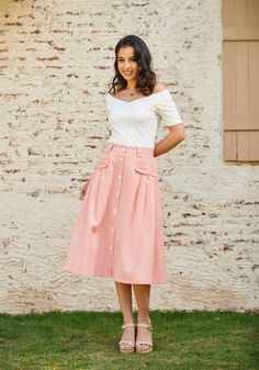 Effortless Feature A-Line Skirt Pink Midi Skirt Outfit, Midi Skirt Outfits Summer, Skirt Outfit Summer, Pink Midi Skirt, Girls Attire, Southern Outfits, Midi Skirt Outfit, Feminine Blouses, Retro Graphic Tees