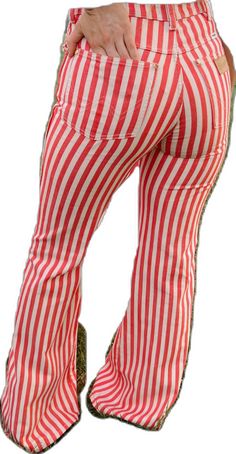 Summer Bottoms With Vertical Stripes And Stretch, Fitted Bottoms With Striped Hem For Summer, Stretch Summer Bottoms With Vertical Stripes, Stretch Bottoms With Vertical Stripes For Summer, Casual Striped Stretch Jeans, Striped Jeans For Spring, Casual Stretch Striped Jeans, Retro Striped Cotton Jeans, Summer Striped Fitted Jeans