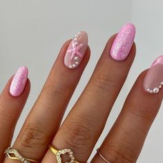 Nails With One Nail Design, Nail Design Mermaid, Cute Mermaid Nails, Pink And Blue Beach Nails, Gel X Inspo Nails, Hot Pink Vacation Nails, Short Pink Nails Ideas, Florida Nails Designs, Fun Nails Summer