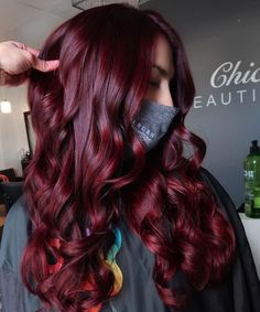 40 Top Cherry Red Hair Ideas To Try In 2024 Pelo Color Borgoña, Maroon Hair, Fall Hair Color Trends, Hair Color Burgundy, Dark Red Hair, Hair Done