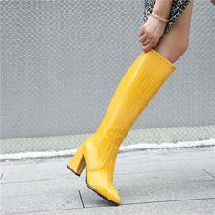 • Smart Casual Looks, Chunky Sole Boots, Cold Weather Shoes, Women's Knee High Boots, Stylish Winter Boots, Chunky Heeled Boots, Winter Footwear, Cute Ankle Boots, Trendy Boots