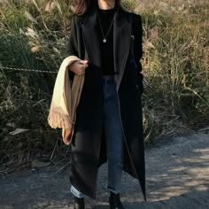 Fall Winter Makeup, Comfy Minimalist, Formal Streetwear, Grunge Tops, Foto 3d, Modest Casual Outfits, Korean Casual Outfits, Winter Makeup, Skirt Shorts