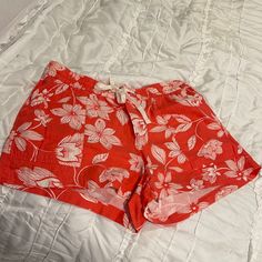 Fun Coral And Off-White Gap Pull-On Shorts Sz L. Ready For Vacation Or Just Hanging Around! These Are Nwot-Never Worn Because Someone In My House Has A Shopping Problem. (Someone Is Me. ). Gap Shorts For Spring Loungewear, Gap Loungewear Shorts For Spring, Gap Cotton Pajama Shorts Casual Style, Gap Cotton Casual Pajama Shorts, Gap Casual Cotton Pajama Shorts, Casual Cotton Pajama Shorts By Gap, Casual Loungewear Shorts By Gap, Casual Gap Loungewear Shorts, Gap Casual Loungewear Shorts