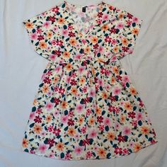 Women’s Shein Curve Floral Dress Never Worn Color: Cream Floral Size: 0xl V-neck Floral Print Dress For Loungewear, Pink Floral Print Loungewear Dress, Multicolor V-neck Sleepwear For Spring, Floral Print V-neck Loungewear Dress, Multicolor V-neck Spring Sleepwear, Summer V-neck Floral Print Sleepwear, Summer Floral Print V-neck Sleepwear, Multicolor Floral Print V-neck Sleepwear, Womens Floral Dress