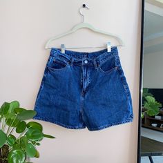 Never Worn. Removed Tags Before Washing. High Waisted Mom Jeans. Vintage Denim Style. Stiff Denim Not Very Stretchy. Size 8/29 Vintage Mom, High Waisted Mom Jeans, Gap Shorts, Denim Style, Mom Shorts, Vintage Denim, Denim Fashion, Jean Shorts, Mom Jeans