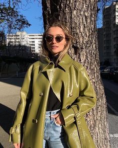 pin ⏤ ughlivia Leather Trench, Looks Street Style, Winter Trends, Mode Inspo, Cool Street Fashion, 가을 패션, Looks Style, Mode Inspiration, Looks Vintage