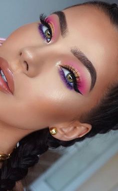 Step By Step Eye Makeup, Peach Eye Makeup, Rosa Make-up, Rainbow Eye Makeup, Make Up Designs, Bright Eye Makeup, Gold Eye Makeup, Make Up Videos