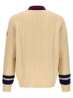 100% wool Gucci Cream Long Sleeve Sweater, Gucci Long Sleeve Cream Sweater, Gucci Cream Sweater For Winter, Classic Gucci Cream Outerwear, Classic Cream Gucci Outerwear, Luxury Gucci Cream Outerwear, Gucci Cream Winter Outerwear, Luxury Cream Gucci Outerwear, Beige Gucci Outerwear For Winter