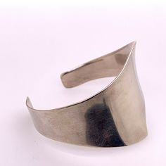 Stunning 925 Silver 34g Art Deco Design Denmark Bangle Bracelet Estate Handmade Modernist Open Band Jewelry With Polished Finish, Modern Sterling Silver Cuff Jewelry, Vintage Silver Concave Jewelry, Modern Polished Sterling Silver Bracelet, Modern Sterling Silver Cuff Bracelet With Polished Finish, Classic Metal Cuff Bracelet With Polished Finish, Polished Wide Band Bracelet For Formal Occasions, Modern Sterling Silver Clasp Bangle, Modern Wide Band Bangle With Polished Finish