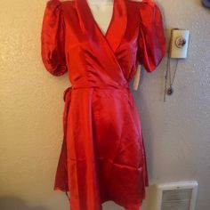 Beautiful! Size Medium! Brand New! This Dress Is So Cute On! Satin! Tropical Dress, Leather Mini Dress, Belted Shirt Dress, Dress Shirt Sleeves, Red Satin, Karen Millen, Ulla Johnson, Silk Chiffon, Denim Top