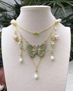 Beautiful Pearl Necklace With Green Butterfly Pendant Item Is Made On Order, That Is Why Shipping May Take 2-4 Weeks, So Sorry! Feel Free To Message Me With Any Questions! Y2k Jewelry, Fairy Jewelry, Fairy Necklace, The Necklace, Green Butterfly, Gold Pearl Necklace, Beaded Choker Necklace, Fantasy Jewelry, 여자 패션