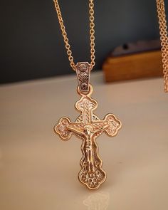 Russian Cross, Cross Christian, Fancy Bags, Jewelry Studio, Chains Necklaces, Christian Jewelry, Timeless Jewelry, Gold Cross, Gold Chains