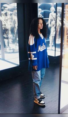 Streetwear Girl Outfits Style, High Fashion Streetwear Women, Mode Streetwear Girl, Baggy Streetwear Outfit, Tomboy Looks Women, Streetwear Fashion Women Fall, 90s Fashion Streetwear, Tomboy Femme Style Outfits Winter, Outfit Ideas Streetwear Women