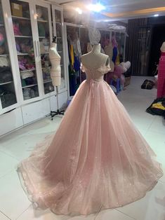 Fitted Organza Quinceanera Dress For Prom Season, Princess Tulle Pageant Dress For Prom Season, Princess Tulle Pageant Dress For Prom, Princess Style Tulle Pageant Dress For Prom, Organza Quinceanera Dress With Fitted Bodice For Prom, Fitted Organza Quinceanera Dress For Party, Fitted Princess Tulle Quinceanera Dress, Organza Quinceanera Dress For Prom Season, Tulle Quinceanera Dress With Fitted Bodice For Prom