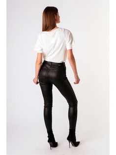 Tractr high rise skinny denim -black -Fabric content - 76% rayon 21% nylon 3% spandex -Measurements - 29" inseam / 10" rise / 8.5" leg opening High Rise Bottoms For Fall Streetwear, Edgy Straight Leg Jeans For Night Out, Trendy Fitted Pants With Five Pockets, Versatile Tight Mid-rise Bottoms, Edgy Fitted Straight Leg Bottoms, Urban High-rise Jeans For Fall, Edgy High Rise Pants With Five Pockets, High Stretch Spring Streetwear Bottoms, High Stretch Bottoms For Spring Streetwear